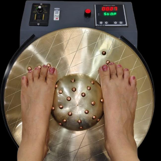 Kansya Thali Massage Treatment